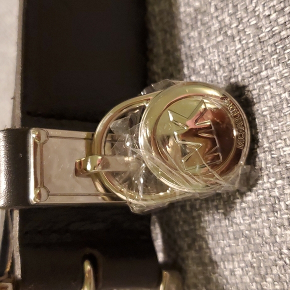 Michael Kors Black Belt - Picture 2 of 6